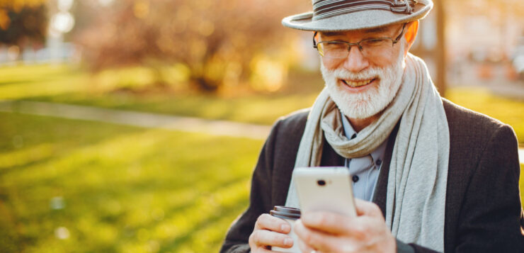 Pourquoi un téléphone simple est le meilleur choix pour les seniors ?